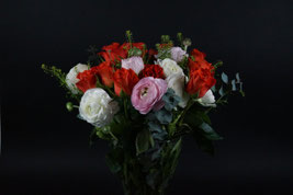 Blumen der Trauer – Auswahl und Bedeutung von Blumenarrangements für Beerdigungen
