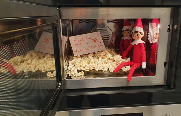 Zeit für einen Weihnachtsfilm mit Popcorn