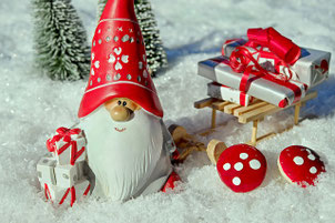 Wichtel mit Geschenken